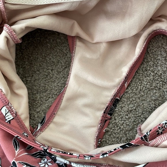 Kona Sol One Piece Swim Suit - Picture 6 of 8